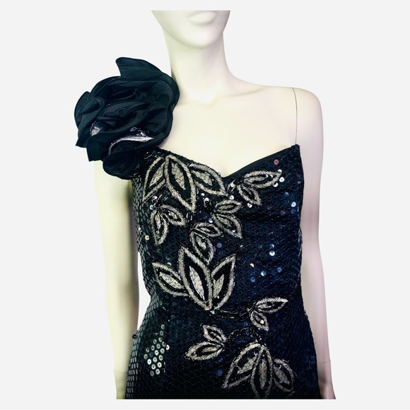 Vintage 80s black evening dress with silver beaded floral appliqué and Ruffles - Picture 7 of 12